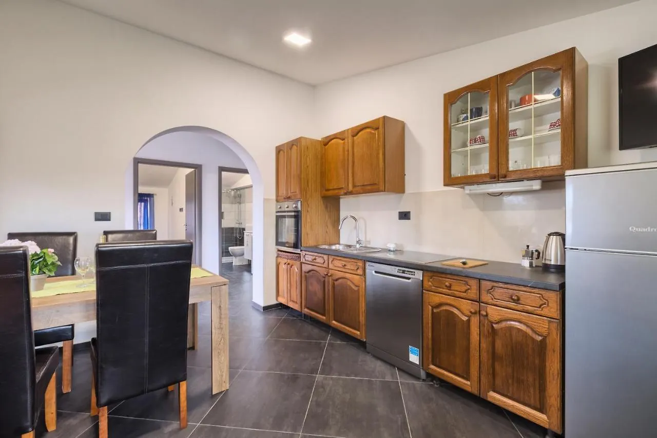 Apartments Ines Pula