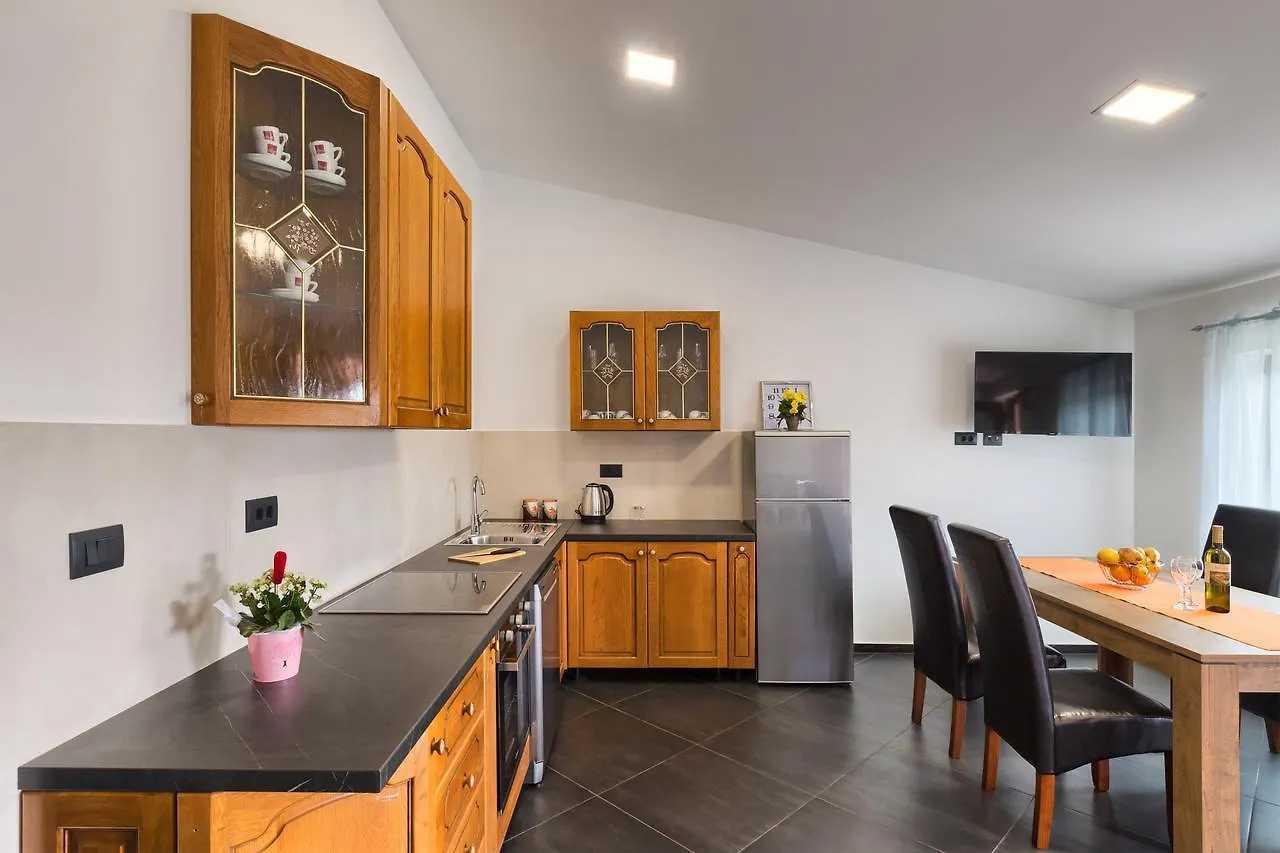 Apartments Ines Pula